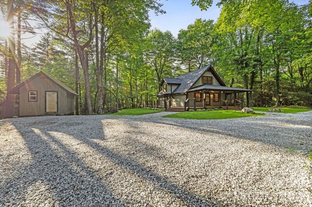 327 Flat Ridge Drive, Lake Toxaway, NC 28774