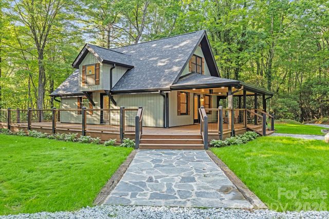 327 Flat Ridge Drive, Lake Toxaway, NC 28774