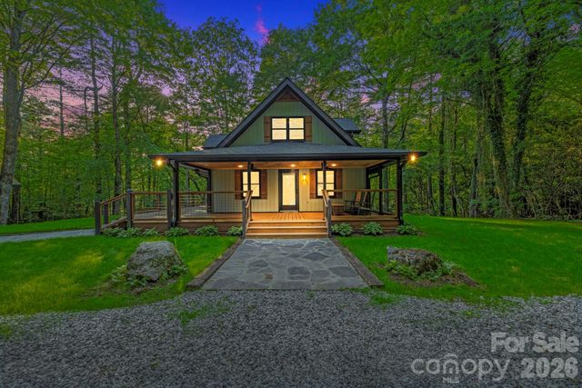 327 Flat Ridge Drive, Lake Toxaway, NC 28774