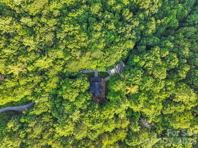 327 Flat Ridge Drive, Lake Toxaway, NC 28774
