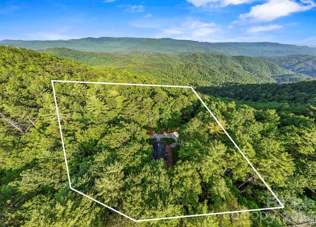 327 Flat Ridge Drive, Lake Toxaway, NC 28774