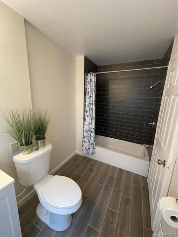 7417 Hanover Street, Detroit, MI 48206