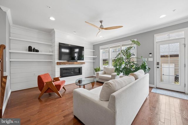 1132 HOLDEN RD, Frederick, MD 21701