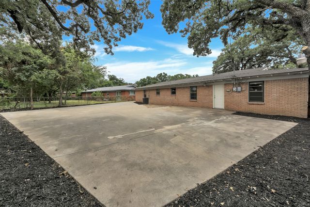 6501 Callahan Court, Fort Worth, TX 76112