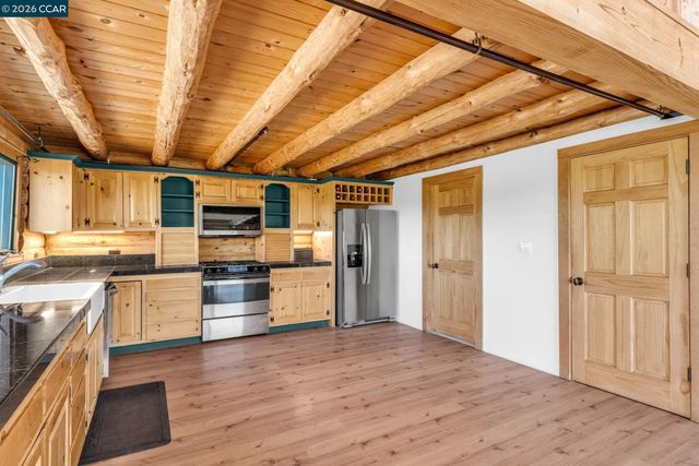530 Leon Way, Clayton, CA 94517