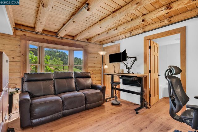 530 Leon Way, Clayton, CA 94517