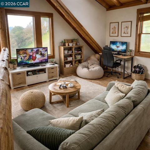 530 Leon Way, Clayton, CA 94517