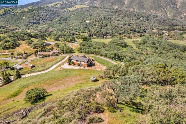 530 Leon Way, Clayton, CA 94517