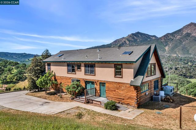 530 Leon Way, Clayton, CA 94517
