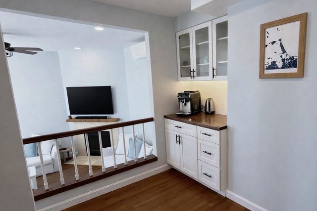 6 Marina Dr 6, Hull, MA 02045