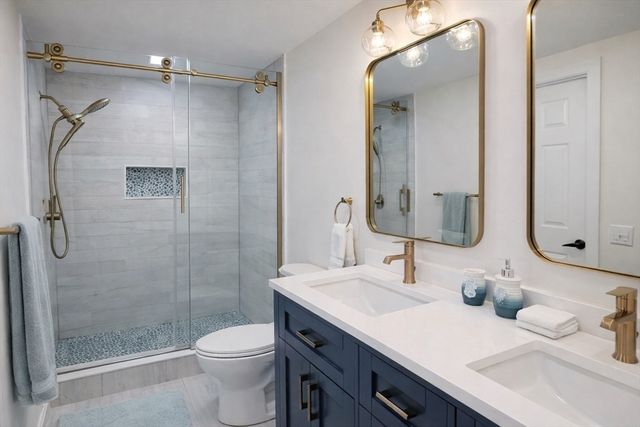 6 Marina Dr 6, Hull, MA 02045