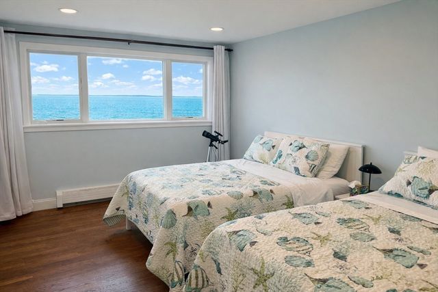 6 Marina Dr 6, Hull, MA 02045