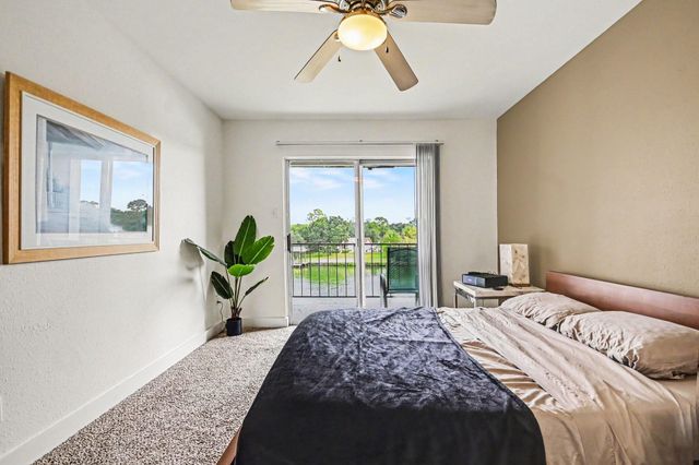 18511 Egret Bay Boulevard 102, Webster, TX 77058