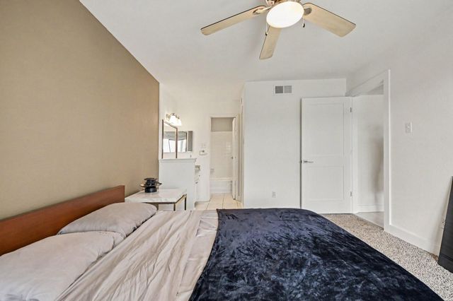 18511 Egret Bay Boulevard 102, Webster, TX 77058