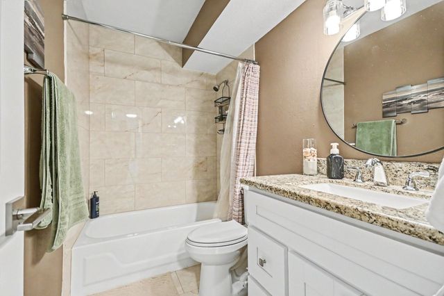 18511 Egret Bay Boulevard 102, Webster, TX 77058
