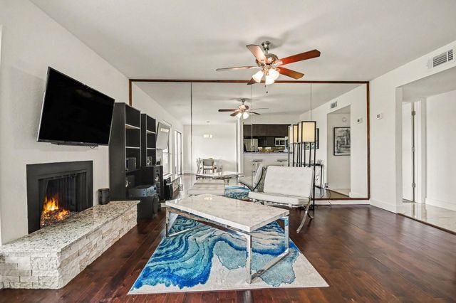 18511 Egret Bay Boulevard 102, Webster, TX 77058