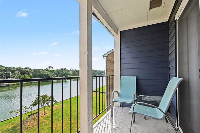 18511 Egret Bay Boulevard 102, Webster, TX 77058