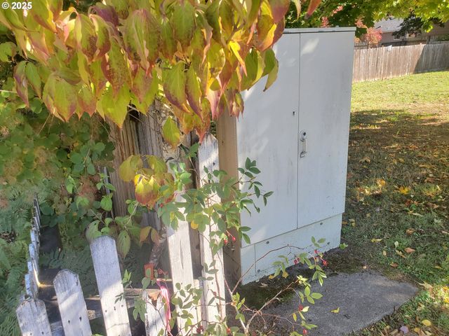 4th Ave, Veneta, OR 97487