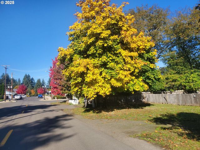 4th Ave, Veneta, OR 97487