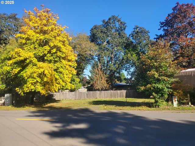 4th Ave, Veneta, OR 97487