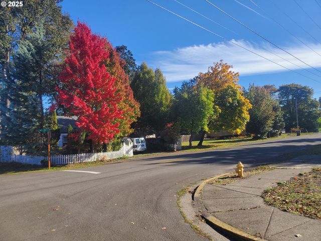 4th Ave, Veneta, OR 97487