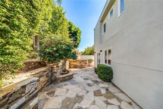 896 Quivera, Laguna Beach, CA 92651