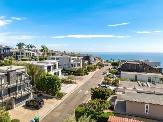 896 Quivera, Laguna Beach, CA 92651