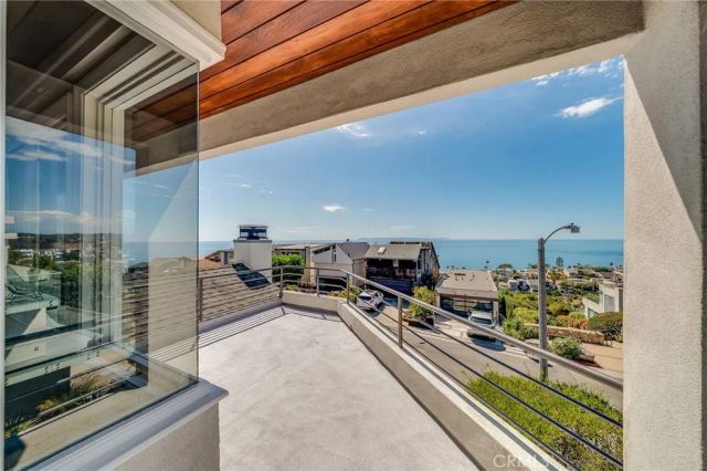896 Quivera, Laguna Beach, CA 92651