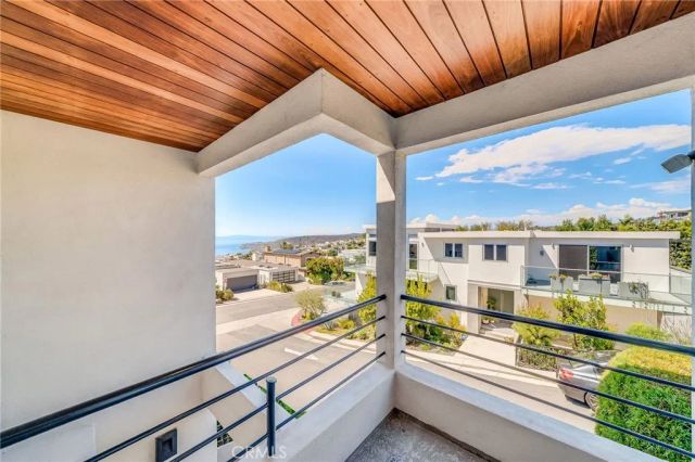 896 Quivera, Laguna Beach, CA 92651