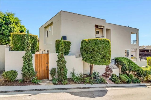 896 Quivera, Laguna Beach, CA 92651