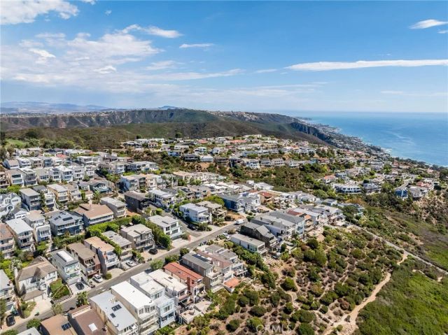 896 Quivera, Laguna Beach, CA 92651