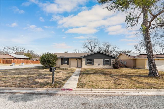 1700 18th Street, Brownwood, TX 76801