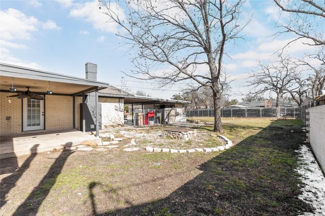 1700 18th Street, Brownwood, TX 76801