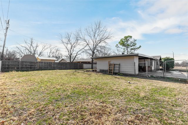 1700 18th Street, Brownwood, TX 76801