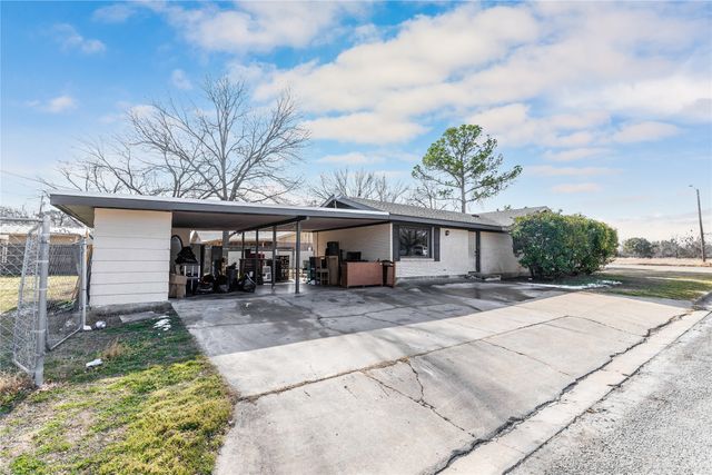 1700 18th Street, Brownwood, TX 76801