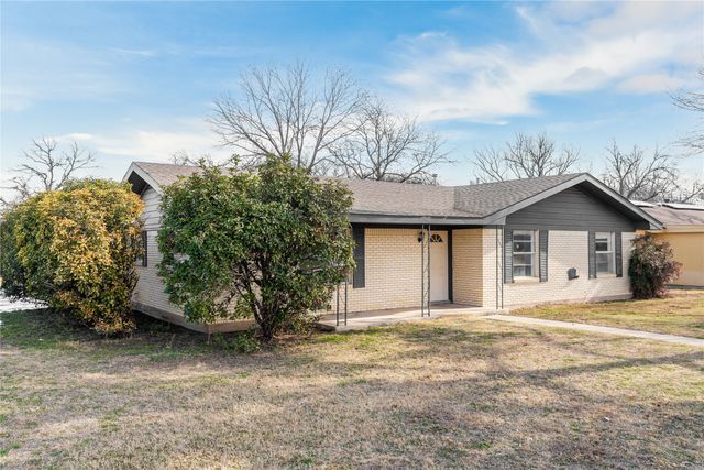1700 18th Street, Brownwood, TX 76801