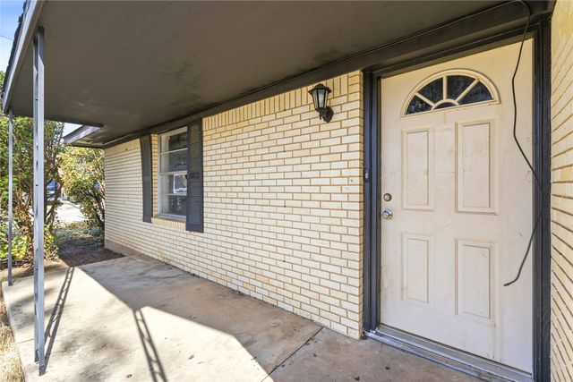 1700 18th Street, Brownwood, TX 76801