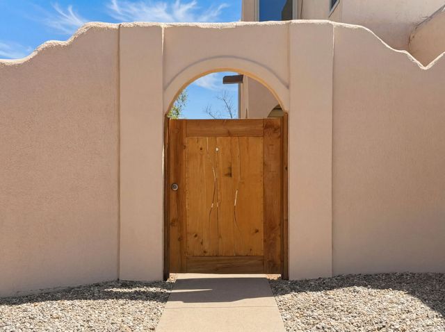2981 Corte De Espuelas, Santa Fe, NM 87505