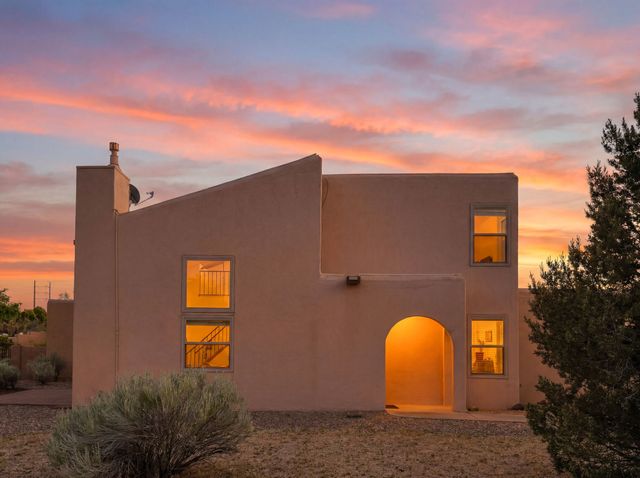 2981 Corte De Espuelas, Santa Fe, NM 87505