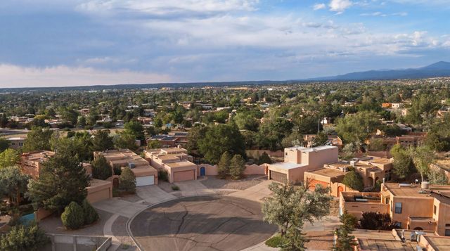 2981 Corte De Espuelas, Santa Fe, NM 87505