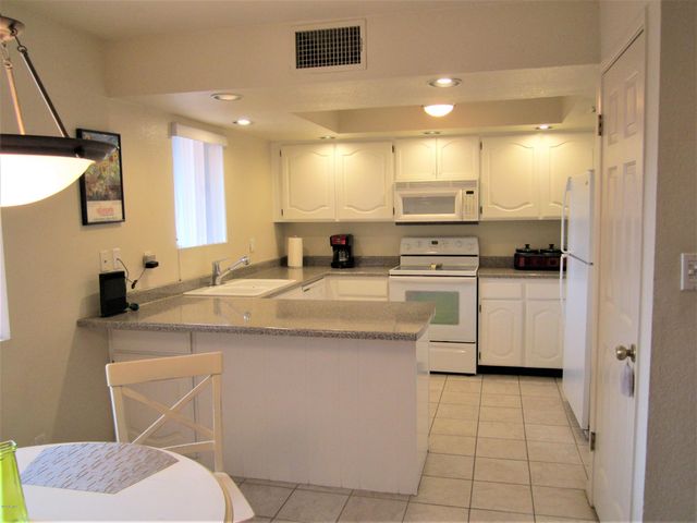 12222 N PARADISE VILLAGE Parkway S 106, Phoenix, AZ 85032