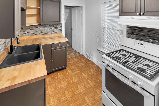 2925 PENNSYLVANIA Avenue, Erie, PA 16504