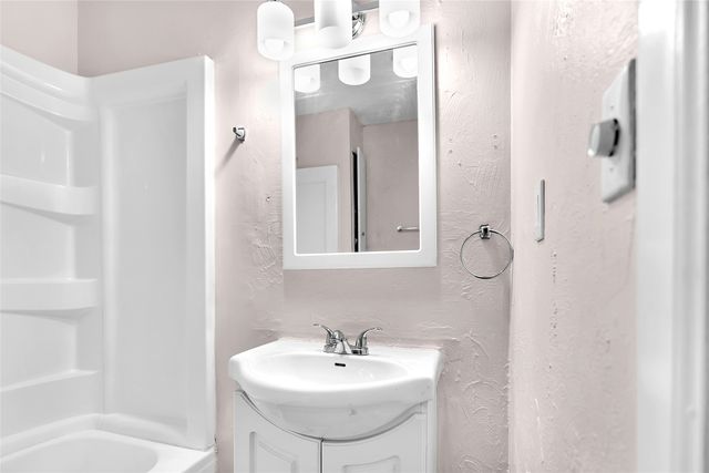 2925 PENNSYLVANIA Avenue, Erie, PA 16504