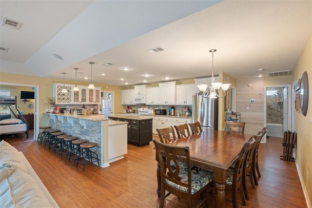 876 Kahla Drive, Crystal Beach, TX 77650