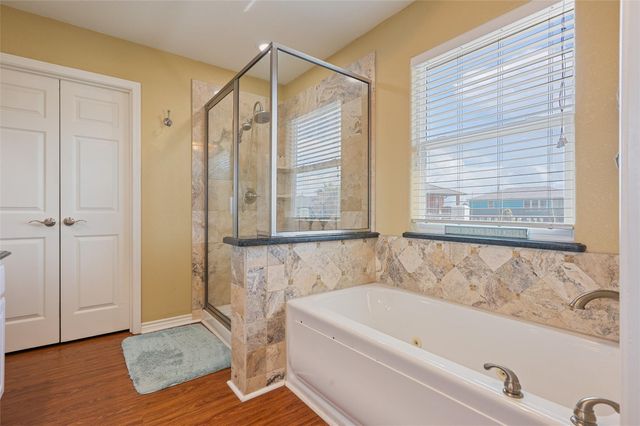 876 Kahla Drive, Crystal Beach, TX 77650