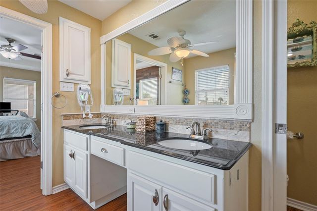 876 Kahla Drive, Crystal Beach, TX 77650