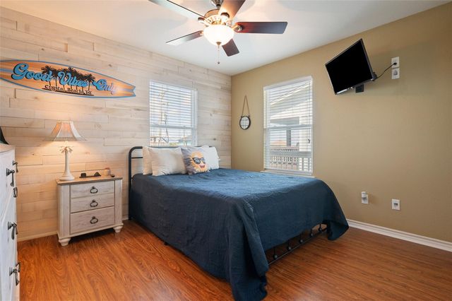 876 Kahla Drive, Crystal Beach, TX 77650