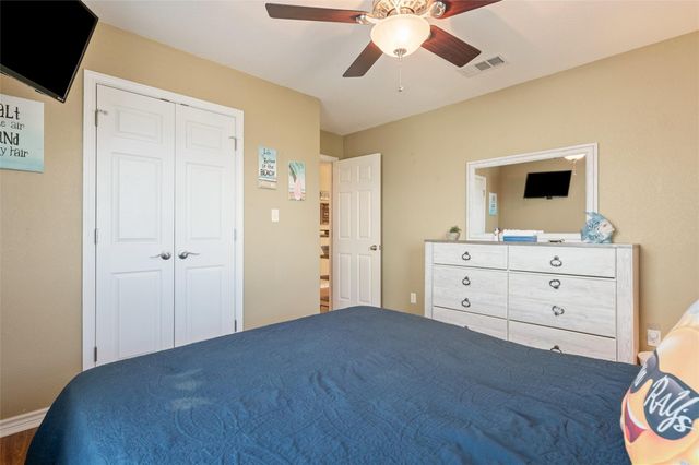 876 Kahla Drive, Crystal Beach, TX 77650