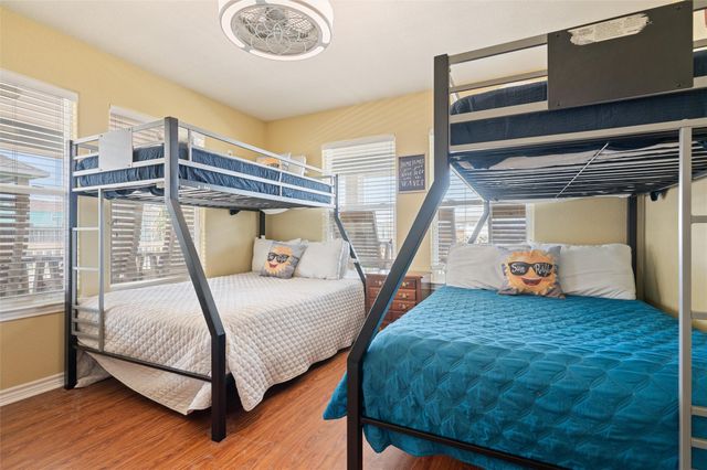 876 Kahla Drive, Crystal Beach, TX 77650