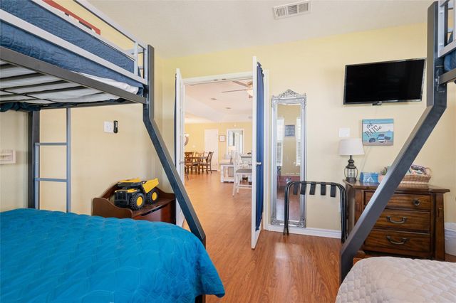 876 Kahla Drive, Crystal Beach, TX 77650